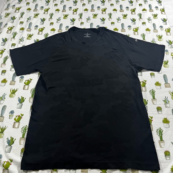 Fabletics Other - Fabletics Men’s Short Sleeve Shirt Black Camo Print XXL